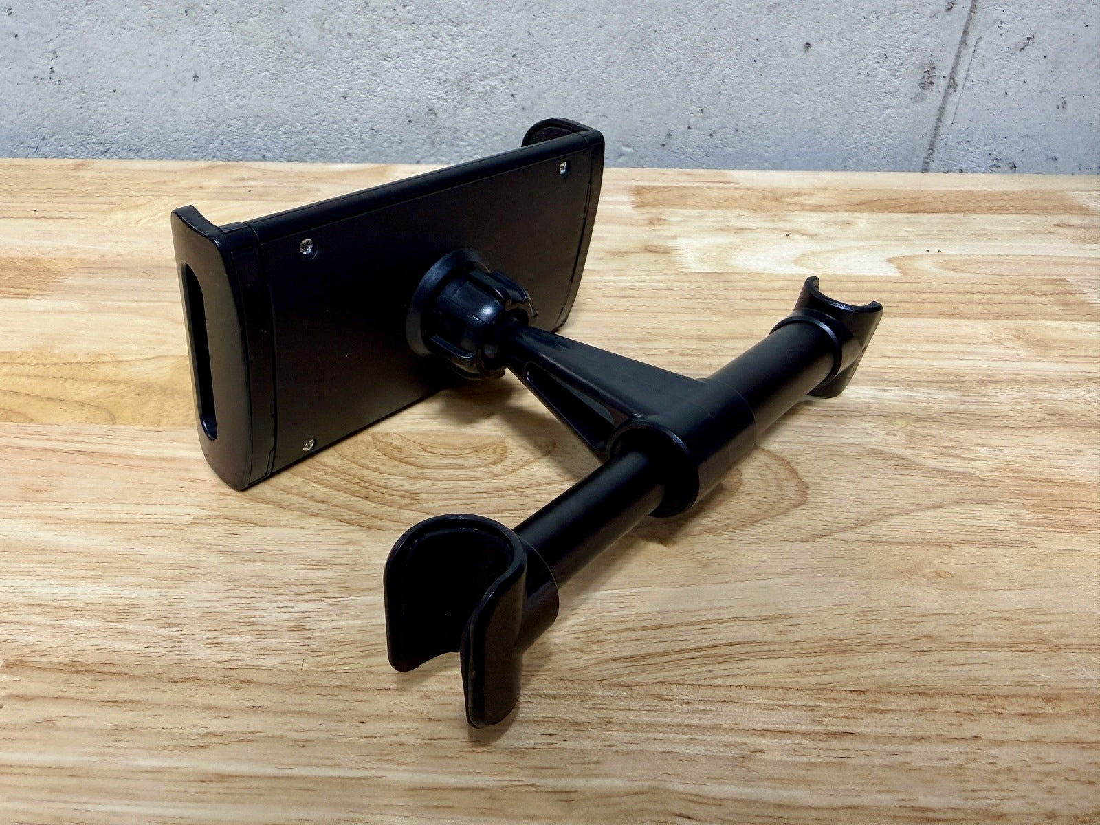 Seat Back Tablet Mount - Silverado EV & Sierra EV