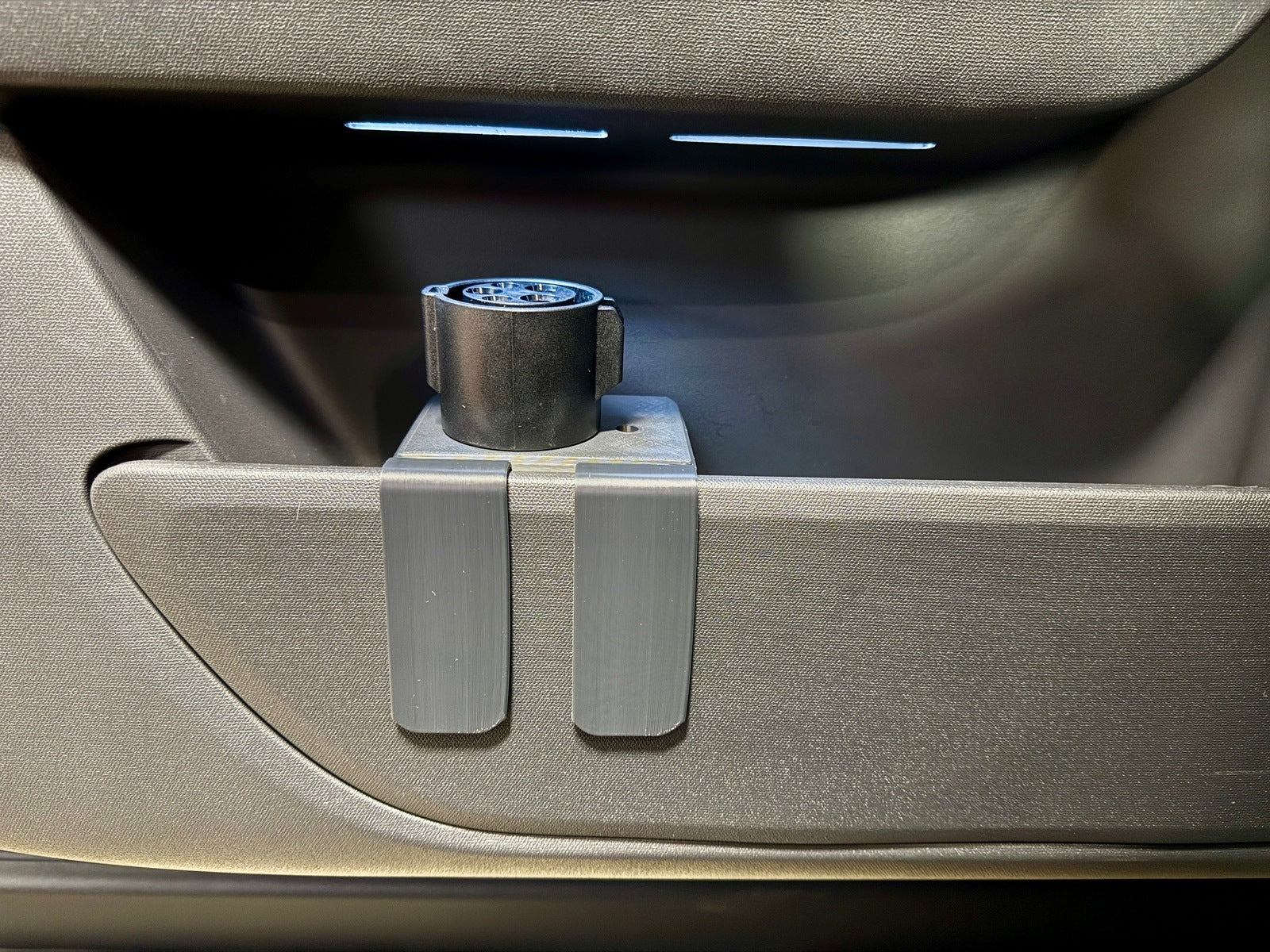 NACS Adapter Holder for R2