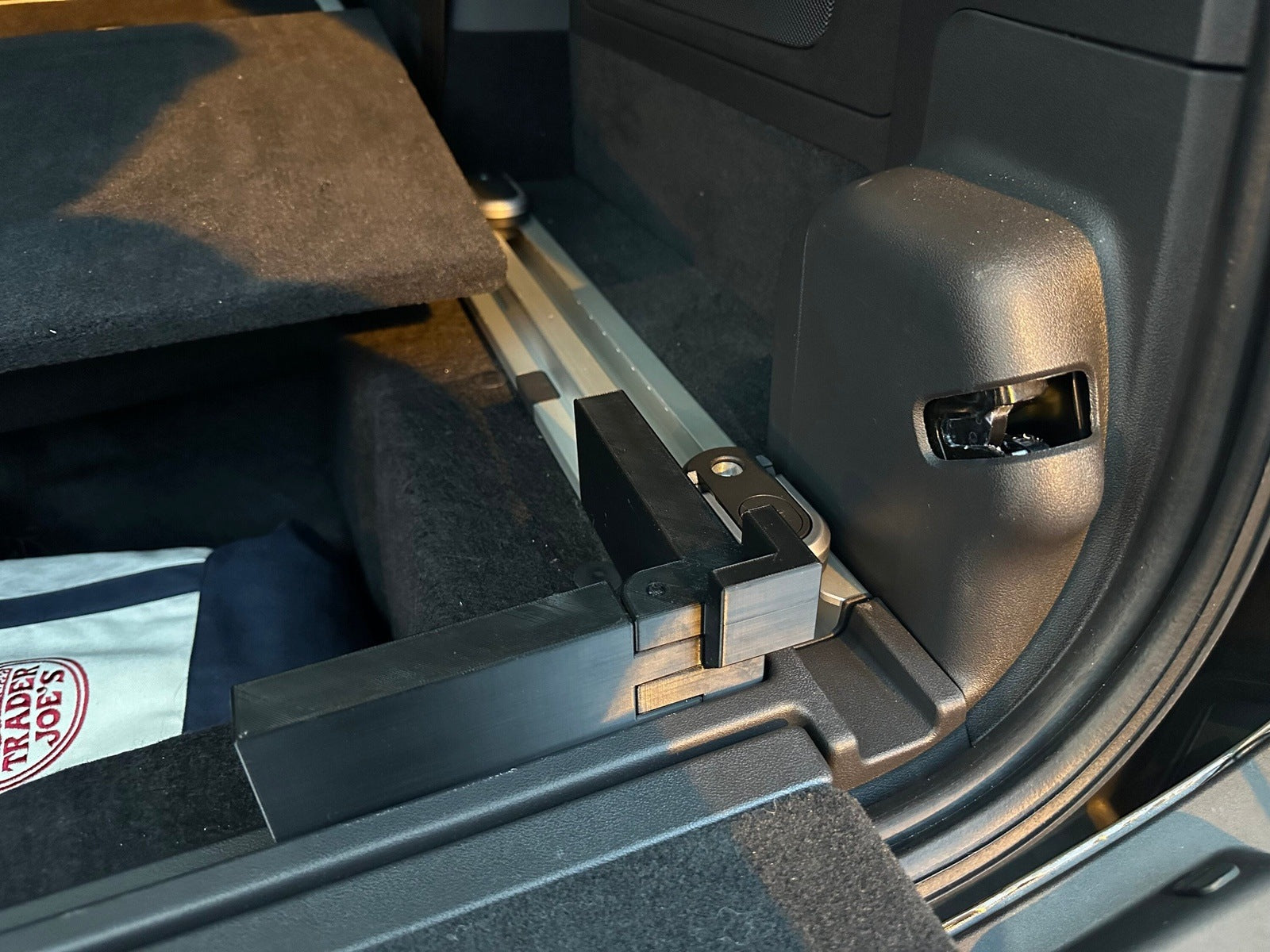 Cargo Floor Riser for Rivian R1S – OpenSource EV Parts