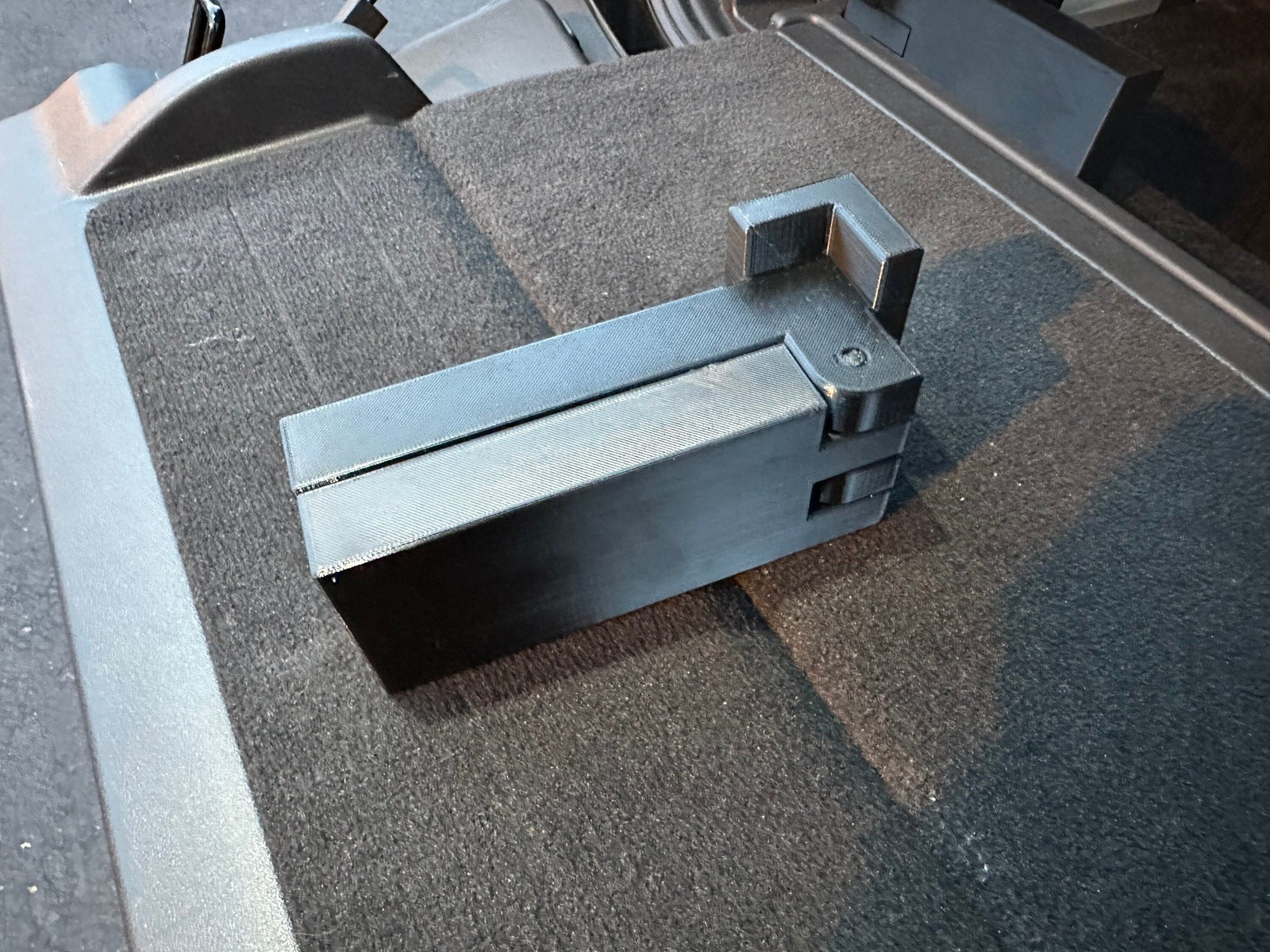 Cargo Floor Riser for Rivian R1S – OpenSource EV Parts